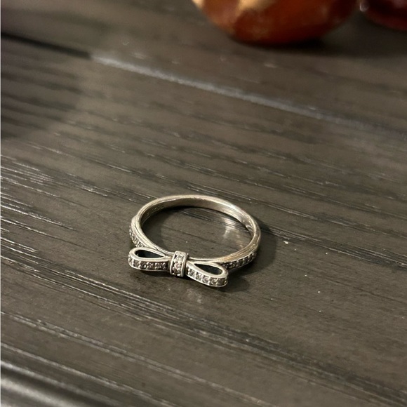 Pandora sterling silver bow ring - Picture 2 of 5